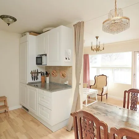 Classic Groundfloor With Patio Close To Metro קופנהגן