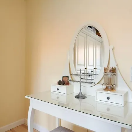 Apartment Classic Groundfloor With Patio Close To Metro *